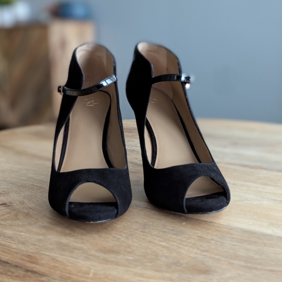 Ann Taylor Colette Suede Peep Toe, Size 10 - Picture 12 of 14